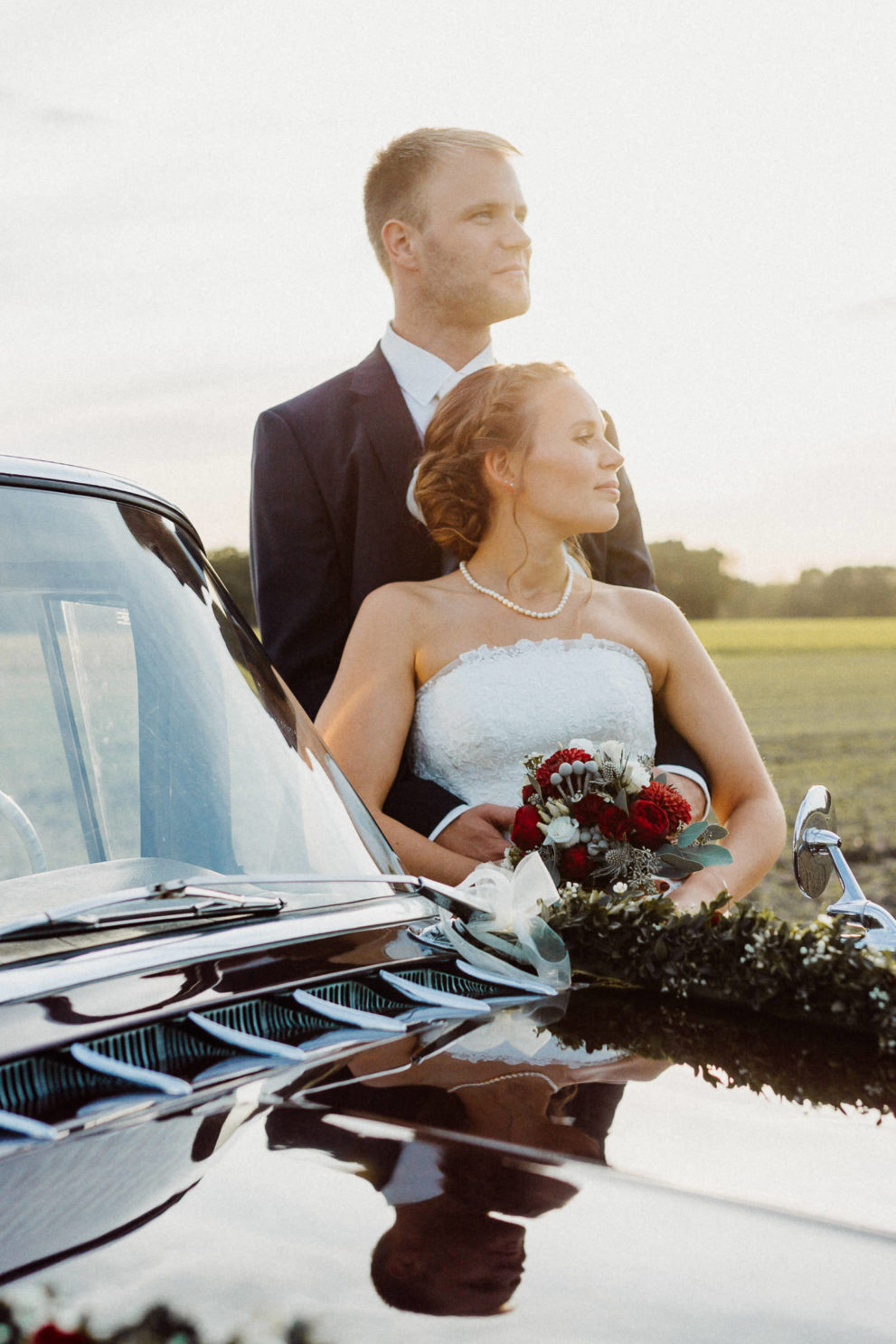 Hochzeitsfoto mit Oldtimer